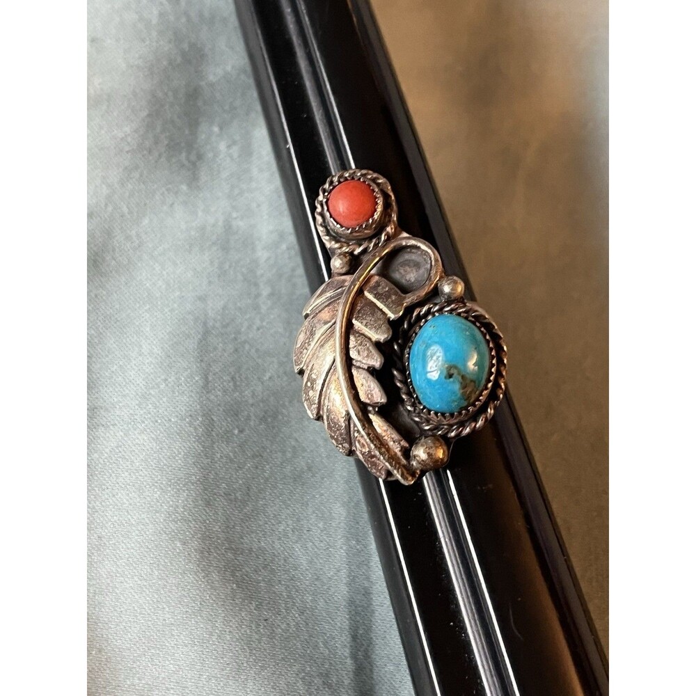 Vintage Navajo Turquoise Coral Sterling Silver Feather Size 8 Ring